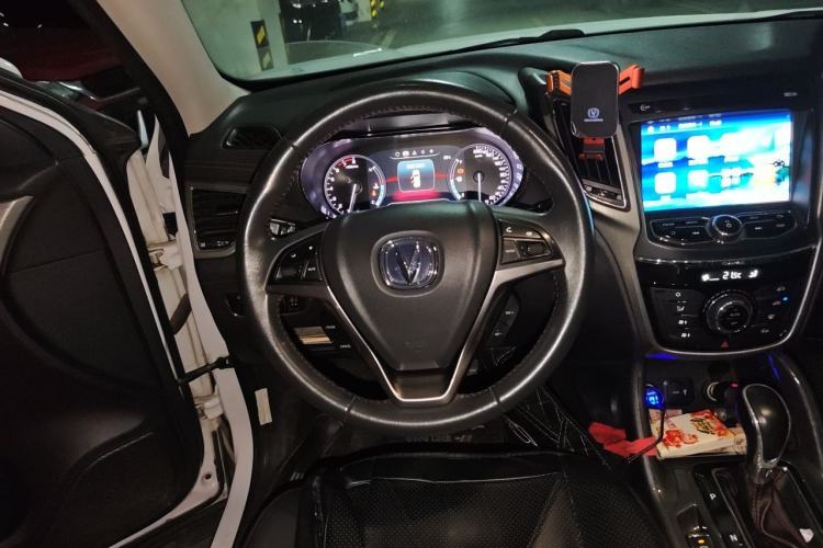 Used CHANGAN CS75 2017 Shangkui Edition 1.5T Automatic Fengxiang Model Steering Wheel