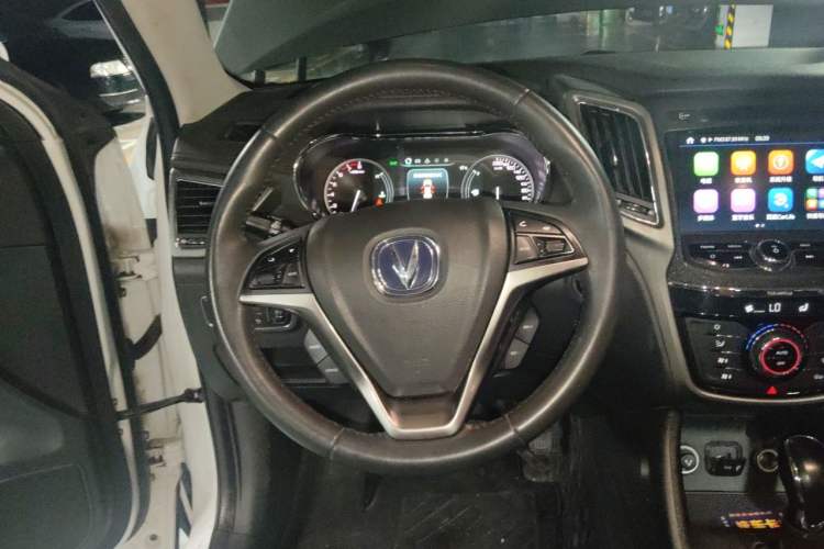 Used CHANGAN CS75 2017 Shangkui Edition 1.5T Automatic Fengxiang Model Steering Wheel
