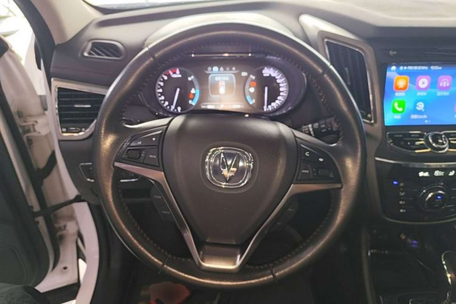 Used CHANGAN CS75 2017 Shangkui Edition 1.5T Automatic Fengxiang Model Steering Wheel