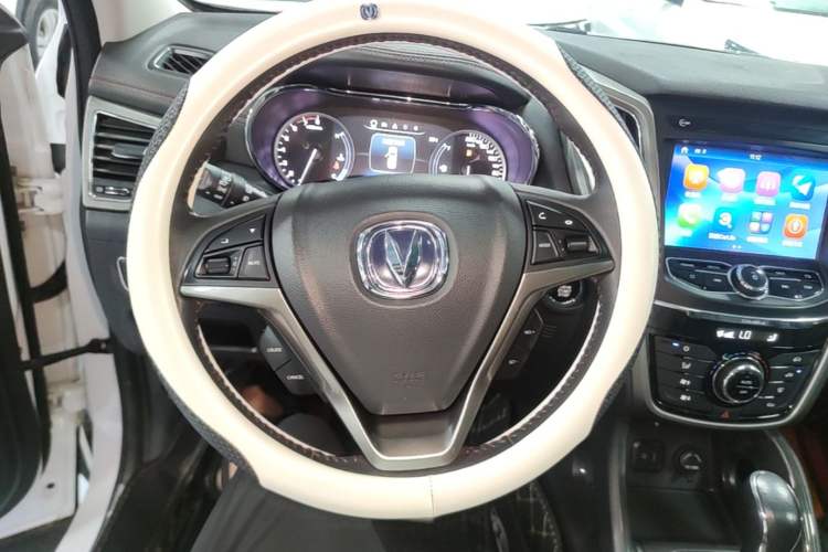 Used CHANGAN CS75 2017 Shangkui Edition 1.5T Automatic Fengxiang Model Steering Wheel