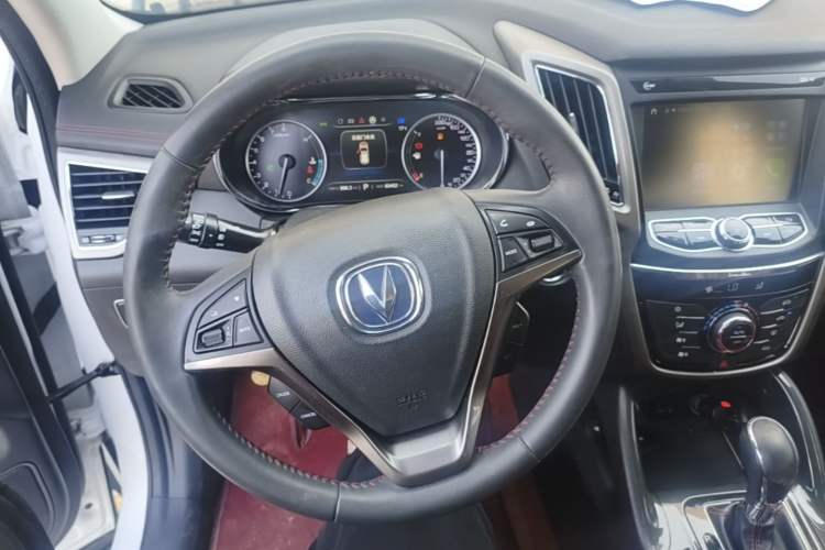 Used CHANGAN CS75 2017 Shangkui Edition 1.5T Automatic Fengxiang Model Steering Wheel