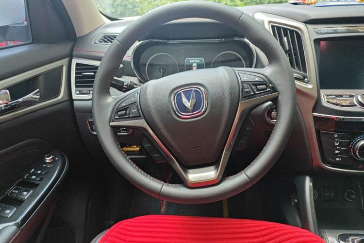 Used CHANGAN CS75 2017 Shangkui Edition 1.5T Automatic Fengxiang Model Steering Wheel