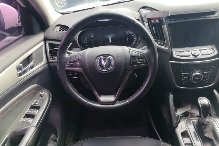 Used CHANGAN CS75 2017 Shangkui Edition 1.5T Automatic Fengxiang Model Steering Wheel