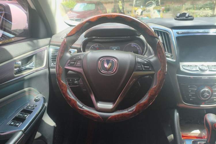 Used CHANGAN CS75 2017 Shangkui Edition 1.5T Automatic Fengxiang Model Steering Wheel