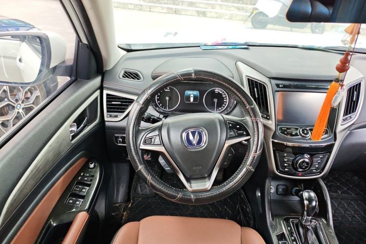 Used CHANGAN CS75 2017 Shangkui Edition 1.5T Automatic Fengxiang Model Steering Wheel