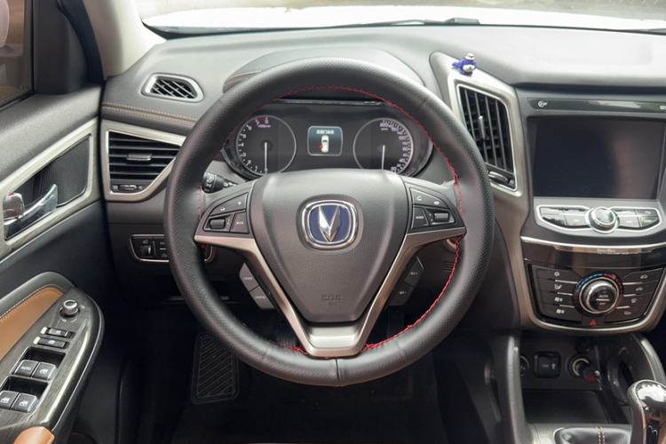Used CHANGAN CS75 2017 Shangkui Edition 1.5T Manual Fengxiang Model Steering Wheel