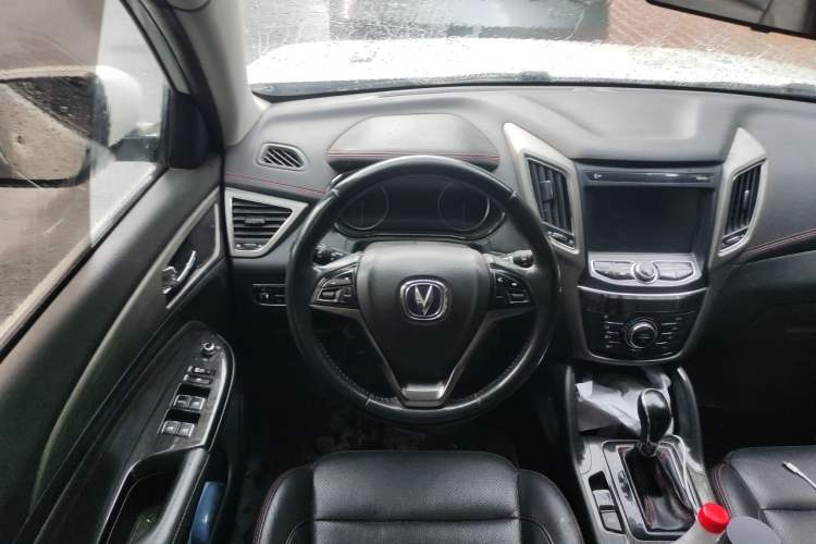 Used CHANGAN CS75 2017 Shangkui Edition 1.5T Automatic Fengxiang Model Steering Wheel