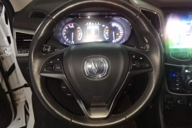 Used CHANGAN CS75 2017 Shangkui Edition 1.8T Automatic All-Wheel-Drive Luxury Model Steering Wheel