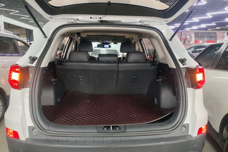 Used CHANGAN CS75 2017 Shangkui Edition 1.8T Automatic All-Wheel-Drive Elite Model Trunk