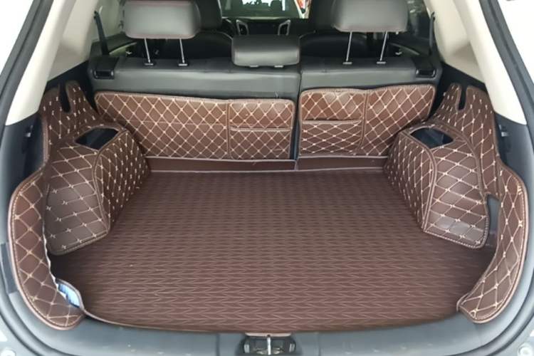 Used CHANGAN CS75 2017 Shangkui Edition 1.5T Automatic Fengxiang Model Trunk