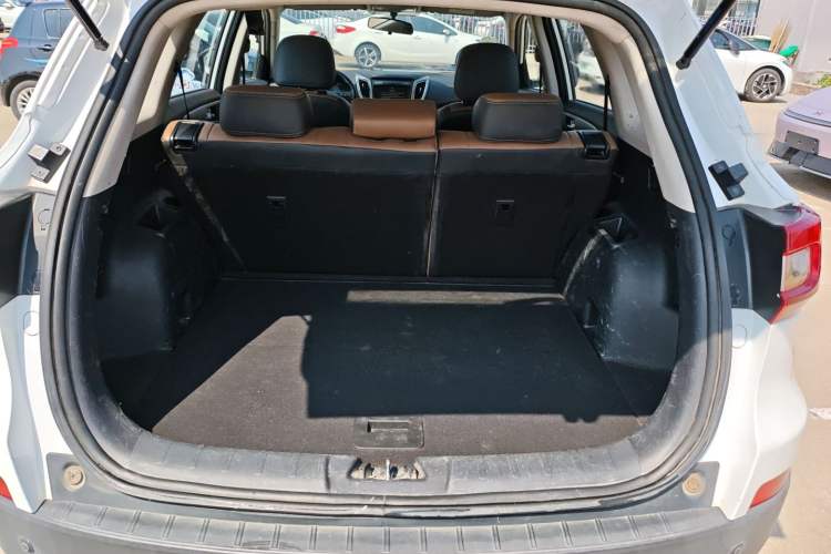 Used CHANGAN CS75 2017 Shangkui Edition 1.5T Automatic Fengxiang Model Trunk