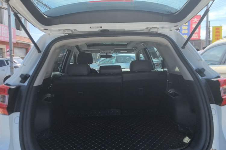 Used CHANGAN CS75 2017 Shangkui Edition 1.5T Automatic Fengxiang Model Trunk