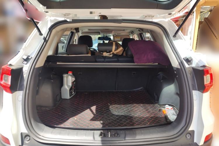 Used CHANGAN CS75 2017 Shangkui Edition 1.5T Manual Fengxiang Model Trunk