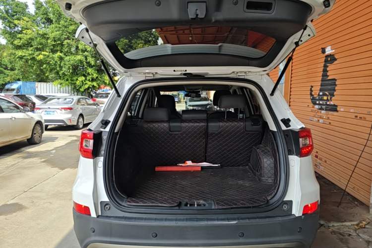 Used CHANGAN CS75 2017 Shangkui Edition 1.5T Automatic Fengyue Model Trunk