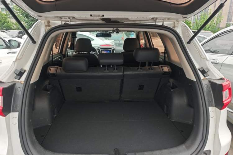 Used CHANGAN CS75 2017 Shangkui Edition 1.5T Automatic Fengxiang Model Trunk