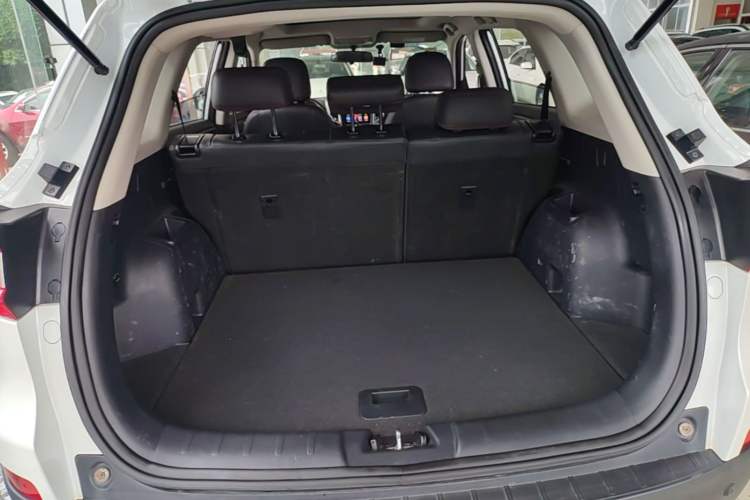 Used CHANGAN CS75 2017 Shangkui Edition 1.8T Automatic All-Wheel-Drive Luxury Model Trunk