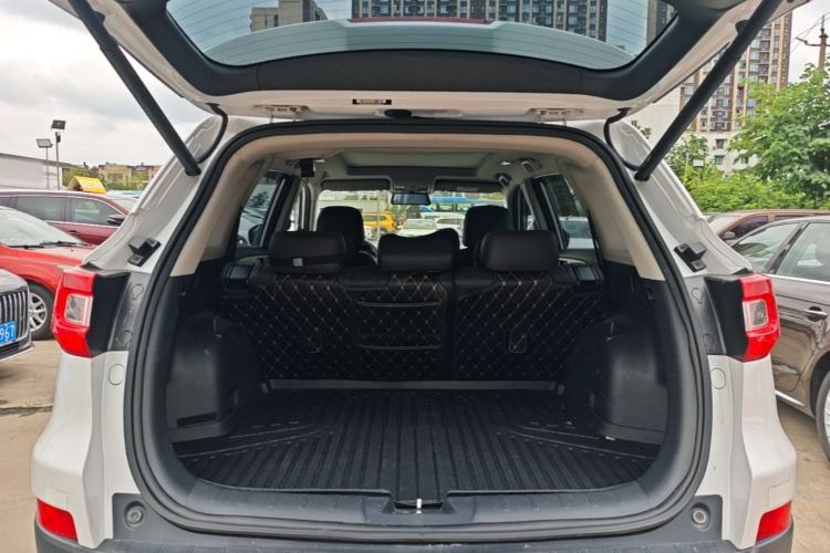 Used CHANGAN CS75 2017 Shangkui Edition 1.5T Automatic Fengxiang Model Trunk
