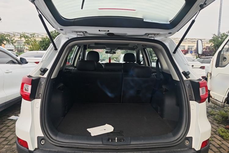 Used CHANGAN CS75 2017 Shangkui Edition 1.5T Automatic Fengxiang Model Trunk