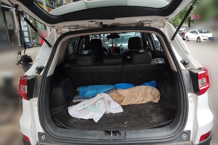 Used CHANGAN CS75 2017 Shangkui Edition 1.5T Manual Fengxiang Model Trunk
