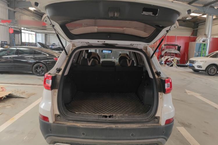 Used CHANGAN CS75 2017 Shangkui Edition 1.5T Automatic Fengxiang Model Trunk