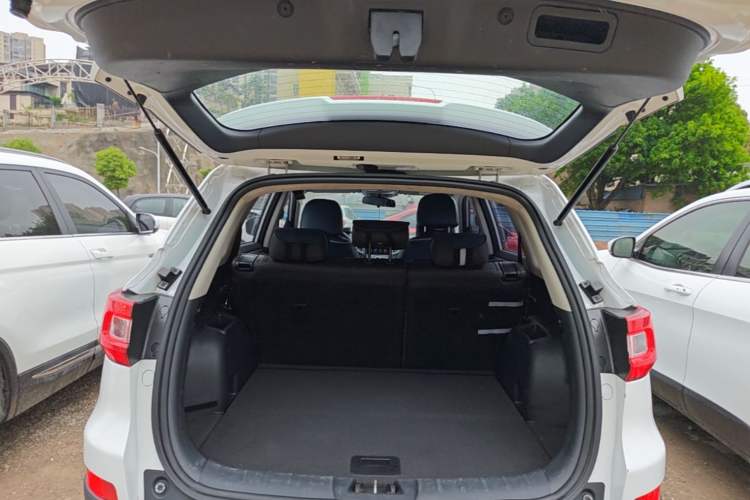 Used CHANGAN CS75 2017 Shangkui Edition 1.5T Automatic Fengyue Model Trunk