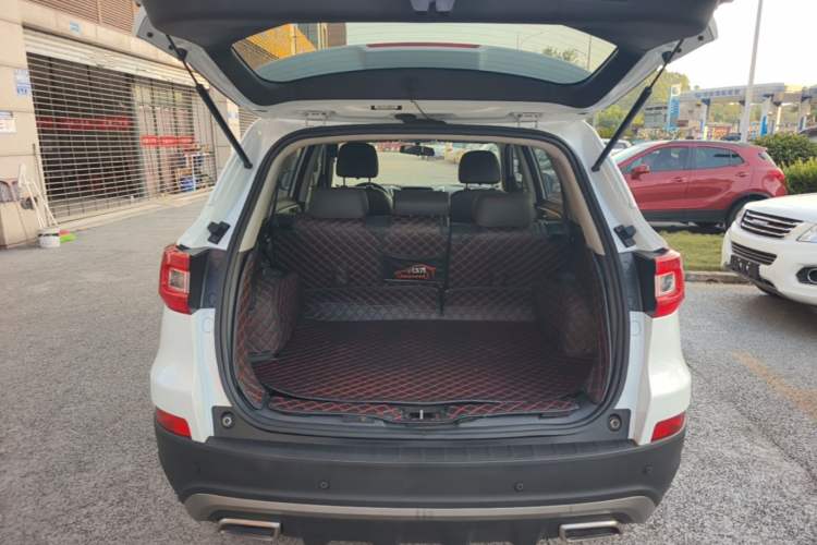Used CHANGAN CS75 2017 Shangku Edition 1.5T Manual ZhiXiang Model Trunk