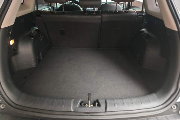 Used CHANGAN CS75 2017 Shangku Edition 1.5T Manual ZhiXiang Model Trunk