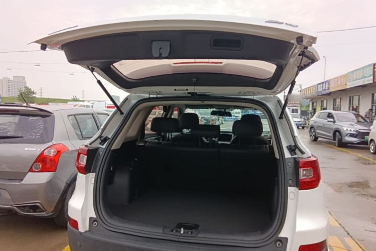 Used CHANGAN CS75 2017 Shangkui Edition 1.5T Automatic Fengxiang Model Trunk