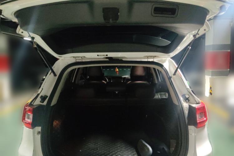 Used CHANGAN CS75 2017 Shangkui Edition 1.5T Automatic Fengxiang Model Trunk
