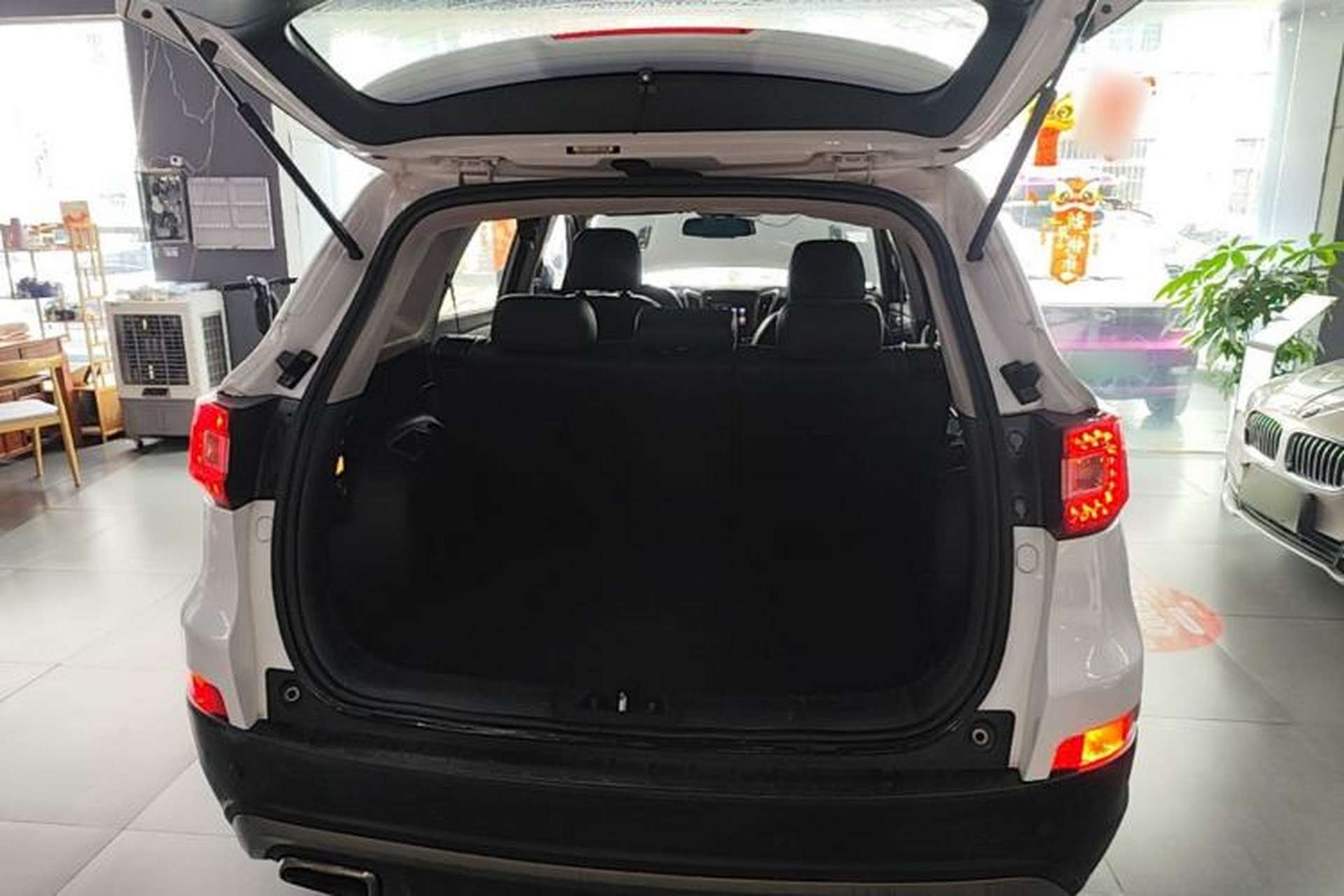 Used CHANGAN CS75 2017 Shangkui Edition 1.5T Automatic Fengxiang Model Trunk