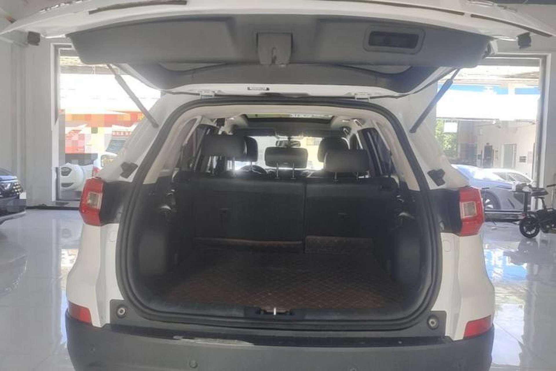 Used CHANGAN CS75 2017 Shangkui Edition 1.5T Automatic Fengxiang Model Trunk