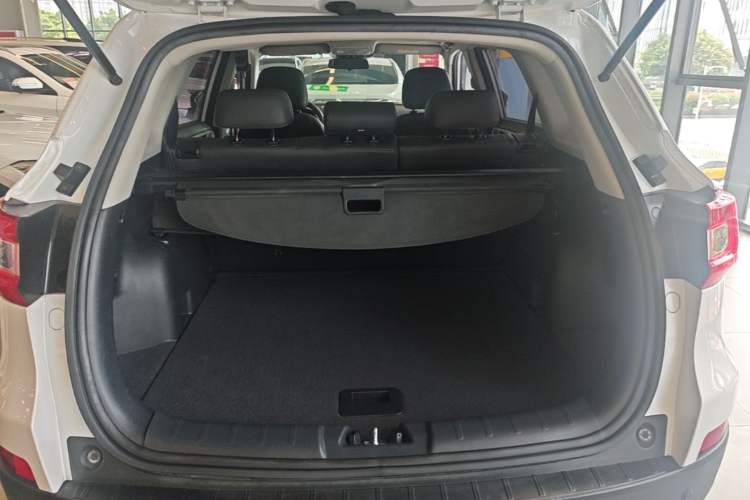 Used CHANGAN CS75 2017 Shangkui Edition 1.5T Automatic Sharp Model Trunk