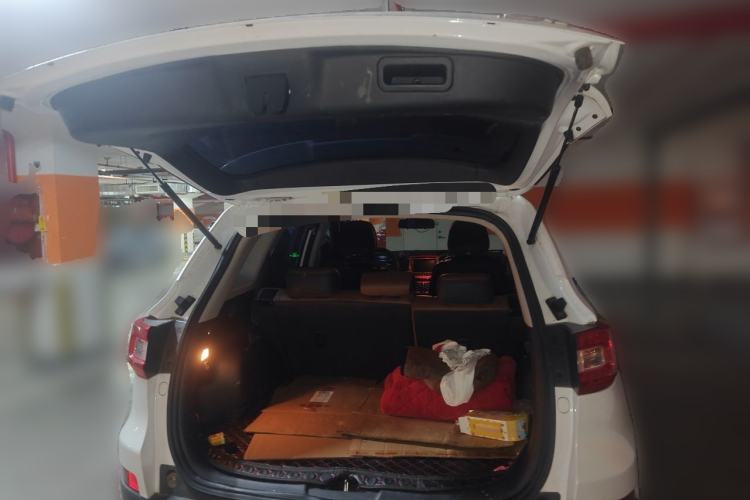 Used CHANGAN CS75 2017 Shangkui Edition 1.5T Manual Fengxiang Model Trunk
