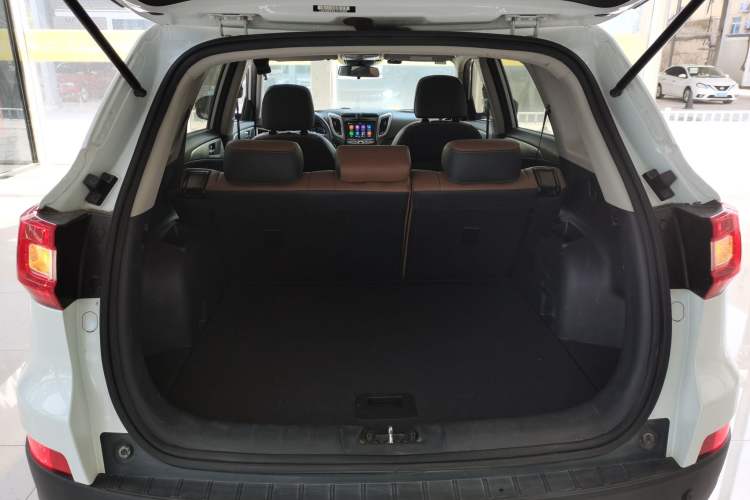 Used CHANGAN CS75 2017 Shangkui Edition 1.8T Automatic All-Wheel-Drive Elite Model Trunk