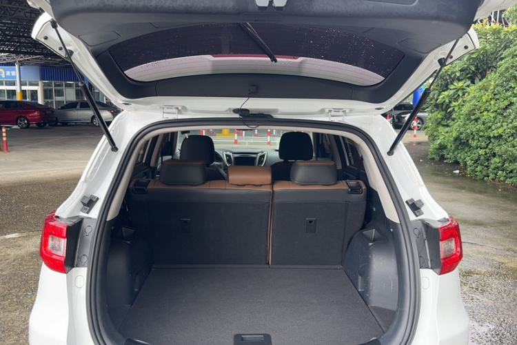 Used CHANGAN CS75 2017 Shangkui Edition 1.5T Manual Fengxiang Model Trunk