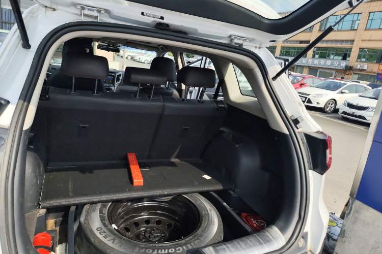 Used CHANGAN CS75 2017 Shangku Edition 1.5T Manual ZhiXiang Model Trunk