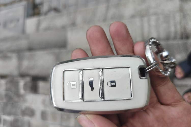 Used CHANGAN CS75 2017 Shangkui Edition 1.5T Automatic Fengyue Model Vehicle Key