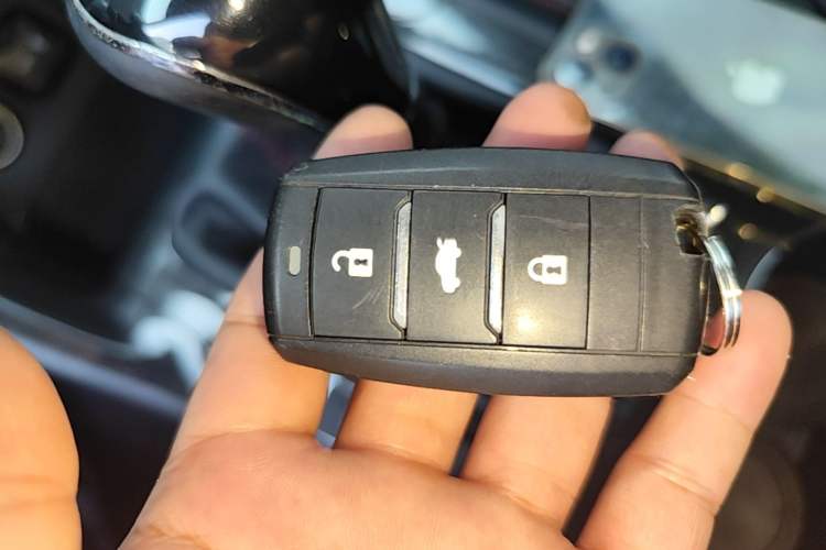 Used CHANGAN CS75 2017 Shangkui Edition 1.5T Manual Fengxiang Model Vehicle Key