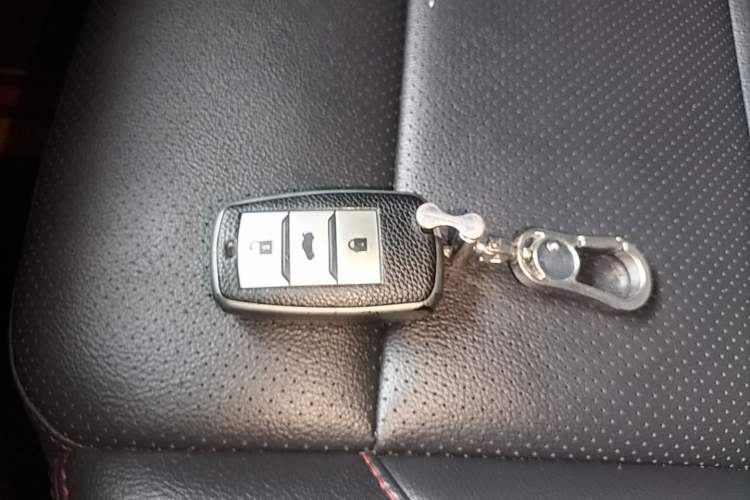 Used CHANGAN CS75 2017 Shangkui Edition 1.5T Manual Fengxiang Model Vehicle Key