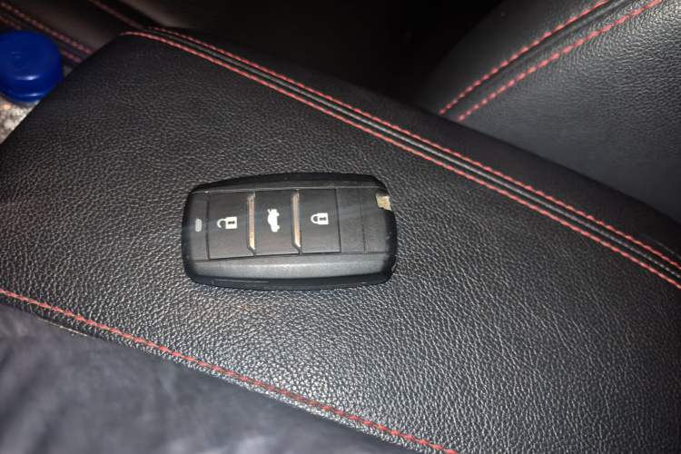 Used CHANGAN CS75 2017 Shangkui Edition 1.5T Manual Fengxiang Model Vehicle Key