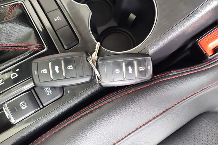 Used CHANGAN CS75 2017 Shangkui Edition 1.8T Automatic All-Wheel-Drive Luxury Model Vehicle Key