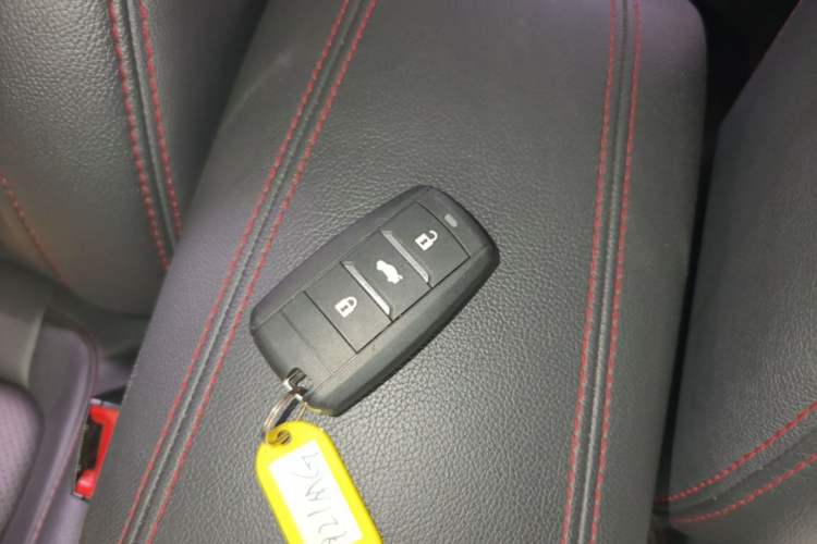 Used CHANGAN CS75 2017 Shangkui Edition 1.5T Automatic Fengxiang Model Vehicle Key