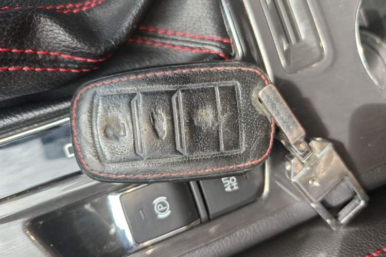 Used CHANGAN CS75 2017 Shangkui Edition 1.5T Automatic Fengxiang Model Vehicle Key