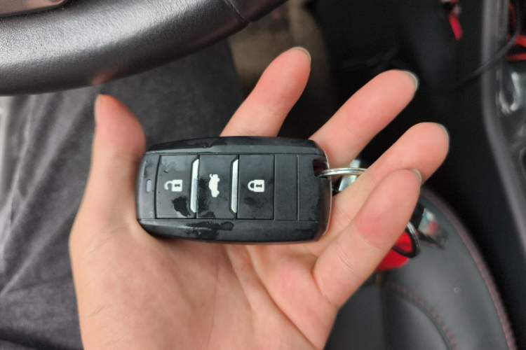 Used CHANGAN CS75 2017 Shangkui Edition 1.5T Automatic Fengxiang Model Vehicle Key
