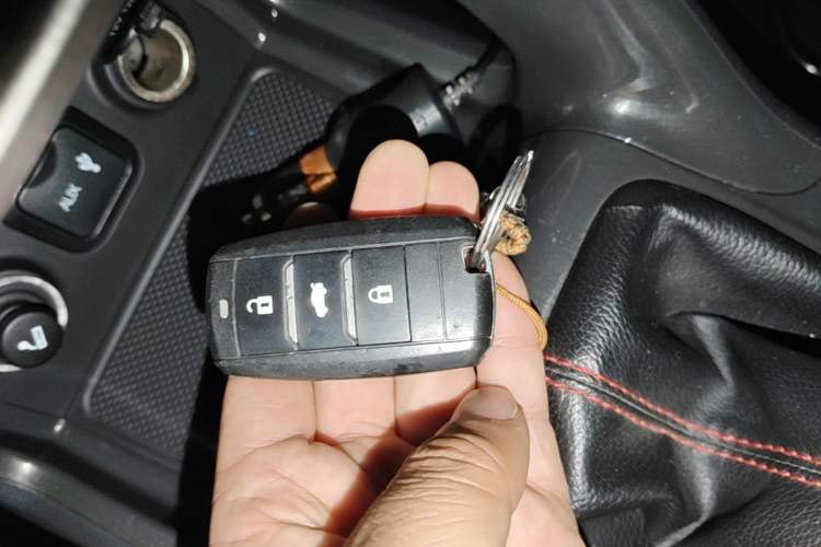 Used CHANGAN CS75 2017 Shangkui Edition 1.5T Manual Fengxiang Model Vehicle Key