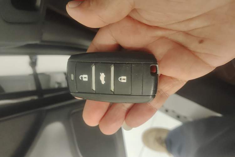 Used CHANGAN CS75 2017 Shangkui Edition 1.5T Automatic Fengxiang Model Vehicle Key