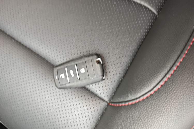 Used CHANGAN CS75 2017 Shangkui Edition 1.5T Automatic Fengyue Model Vehicle Key