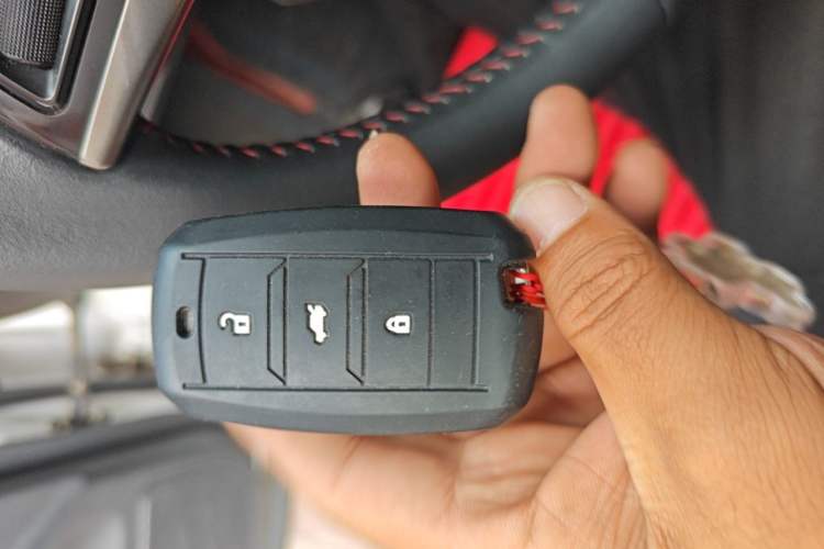Used CHANGAN CS75 2017 Shangkui Edition 1.5T Automatic Fengxiang Model Vehicle Key