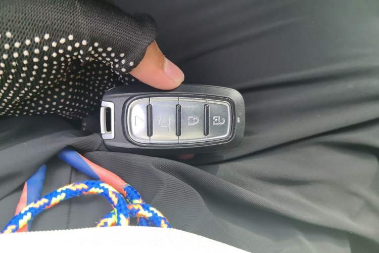 Used CHANGAN CS75 2017 Shangkui Edition 1.5T Automatic Fengxiang Model Vehicle Key