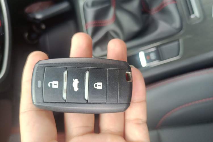 Used CHANGAN CS75 2017 Shangkui Edition 1.5T Manual Fengxiang Model Vehicle Key
